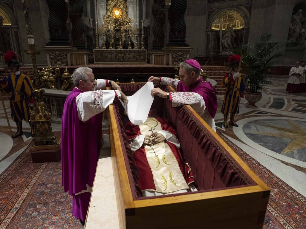 Pope Approves Simplified Rites For Papal Funeral Burial Arlington